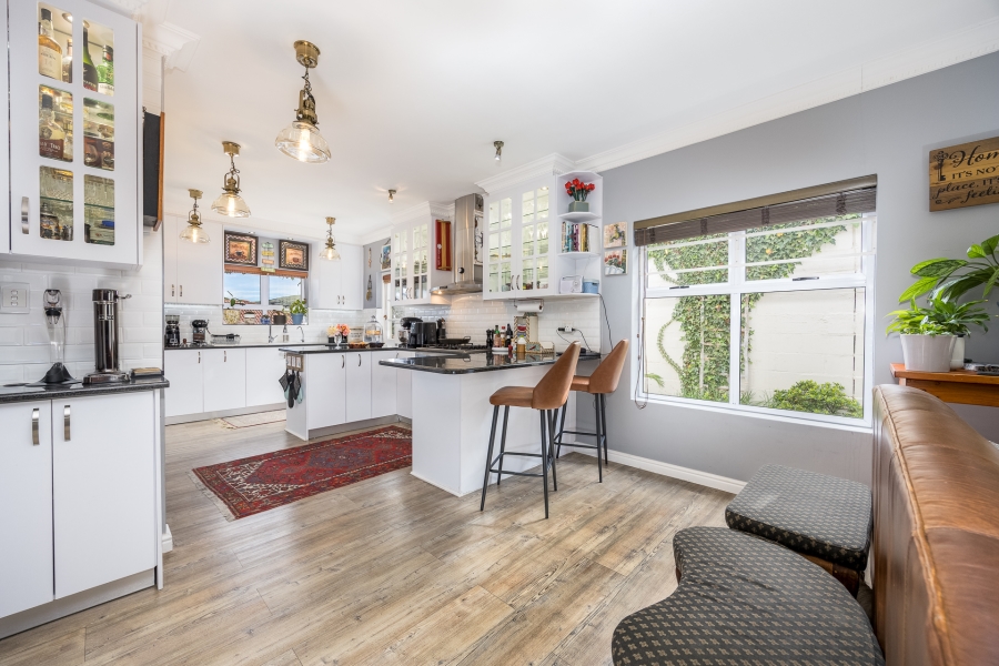 4 Bedroom Property for Sale in Van Riebeeckshof Western Cape